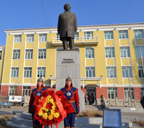 Жамбын Батмөнхийн ардчиллын үйл хэрэгт үнэлж баршгүй хувь нэмэр оруулсан 