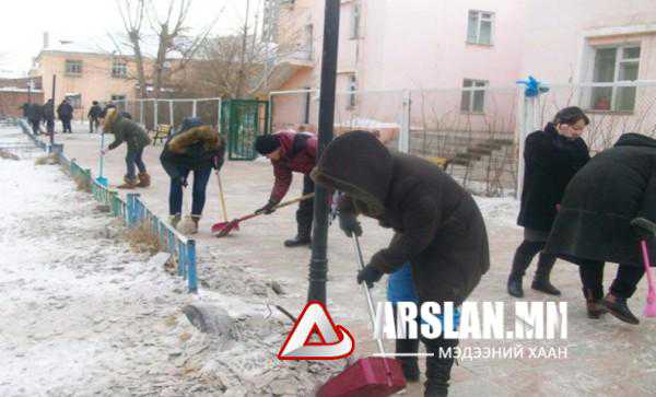 Боловсролын салбарынхан их цэвэрлэгээнд идэвхтэй оролцлоо