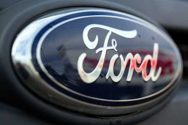 “Ford Motor” хос хөдөлгүүрт автомашинуудынхаа шатахуун зарцуулалтын үнэлгээг бууруулж эхэллээ