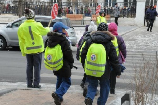 Хүүхэд зам тээврийн осолд өртөхөөс урьдчилан сэргийлэхийг анхаарууллаа